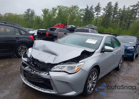 2015 Toyota Camry Xle V6 z USA, uszkodzony, nr VIN 4T1BK1FK1FU555831